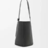 Esnek Damarlı Dana Derisinden Büyük Pebble Bucket Çanta Esnek Damarlı Dana Derisinden Büyük Pebble Bucket Çanta