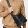 Esnek Damarlı Dana Derisinden Orta Boy Loop Hobo Esnek Damarlı Dana Derisinden Orta Boy Loop Hobo
