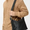 Esnek Damarlı Dana Derisinden Orta Boy Loop Hobo Esnek Damarlı Dana Derisinden Orta Boy Loop Hobo