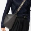 Esnek Pürüzsüz Dana Derisi ve Jakarlı Cubi Crossbody Çanta Esnek Pürüzsüz Dana Derisi ve Jakarlı Cubi Crossbody Çanta