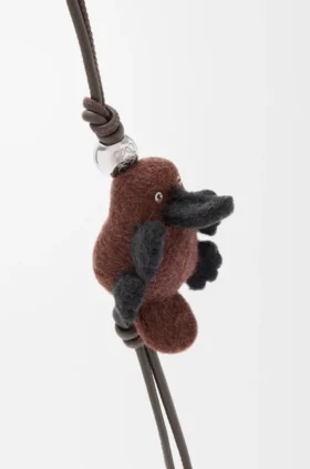 Keçeden yapılmış Platypus charm