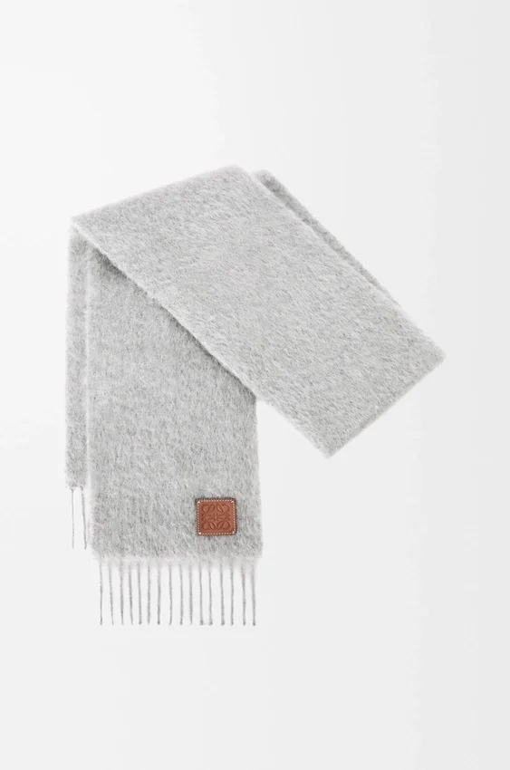 Mohair ve yünden yapılmış fular Mohair ve yünden yapılmış fular
