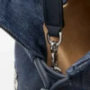 Nakışlı Denimden Üretilmiş Orta Boy “Cats” Flamenco El Çantası Nakışlı Denimden Üretilmiş Orta Boy “Cats” Flamenco El Çantası
