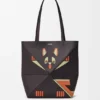 Nappa Dana Derisinden Futurist Cat Orta Boy Puzzle Fold Tote çantası Nappa Dana Derisinden Futurist Cat Orta Boy Puzzle Fold Tote çantası
