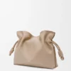 Nappa Dana Derisinden Orta Boy Flamenco Clutch Nappa Dana Derisinden Orta Boy Flamenco Clutch