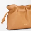Nappa Dana Derisinden Orta Boy Flamenco Clutch Nappa Dana Derisinden Orta Boy Flamenco Clutch