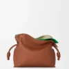 Nappa Dana Derisinden Orta Boy Katmanlı Flamenco Clutch Nappa Dana Derisinden Orta Boy Katmanlı Flamenco Clutch