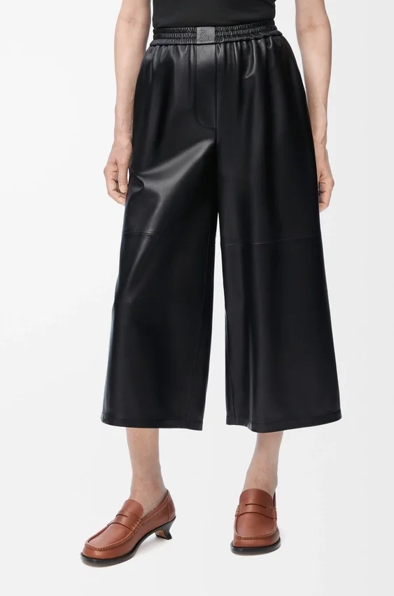 Nappa Kuzu Derisinden Kısa Pantolon Nappa Kuzu Derisinden Kısa Pantolon