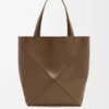 Parlak Dana Derisi XL Puzzle Fold Tote çantası Parlak Dana Derisi XL Puzzle Fold Tote çantası
