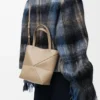 Parlak Dana Derisinden Mini Puzzle Fold Tote Parlak Dana Derisinden Mini Puzzle Fold Tote