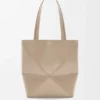 Parlak Dana Derisinden Orta Boy Puzzle Fold Tote çantası Parlak Dana Derisinden Orta Boy Puzzle Fold Tote çantası