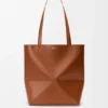 Parlak Dana Derisinden Orta Boy Puzzle Fold Tote çantası Parlak Dana Derisinden Orta Boy Puzzle Fold Tote çantası