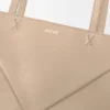 Parlak Dana Derisinden Orta Boy Puzzle Fold Tote çantası Parlak Dana Derisinden Orta Boy Puzzle Fold Tote çantası