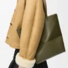 Parlak Dana Derisinden Orta Boy Puzzle Fold Tote çantası Parlak Dana Derisinden Orta Boy Puzzle Fold Tote çantası