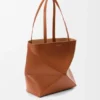Parlak Dana Derisinden Orta Boy Puzzle Fold Tote çantası Parlak Dana Derisinden Orta Boy Puzzle Fold Tote çantası