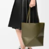 Parlak Dana Derisinden Orta Boy Puzzle Fold Tote çantası Parlak Dana Derisinden Orta Boy Puzzle Fold Tote çantası