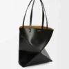 Parlak Dana Derisinden Orta Boy Puzzle Fold Tote çantası Parlak Dana Derisinden Orta Boy Puzzle Fold Tote çantası