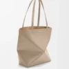 Parlak Dana Derisinden Orta Boy Puzzle Fold Tote çantası Parlak Dana Derisinden Orta Boy Puzzle Fold Tote çantası