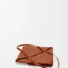 Parlak Dana Derisinden Orta Boy Puzzle Fold Tote çantası Parlak Dana Derisinden Orta Boy Puzzle Fold Tote çantası