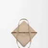 Parlak Dana Derisinden Orta Boy Puzzle Fold Tote çantası Parlak Dana Derisinden Orta Boy Puzzle Fold Tote çantası