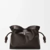 Parlak Dana Derisinden Panta Medium Flamenco Clutch Parlak Dana Derisinden Panta Medium Flamenco Clutch
