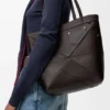 Parlak Dana Derisinden Panta Orta Boy Puzzle Fold Tote Parlak Dana Derisinden Panta Orta Boy Puzzle Fold Tote