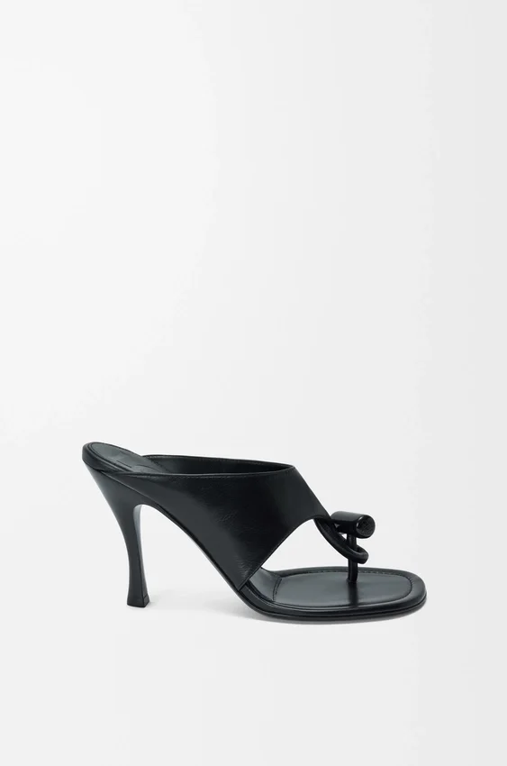 Parlak Pürüzsüz Dana Derisinden Toggle Sandalet Parlak Pürüzsüz Dana Derisinden Toggle Sandalet