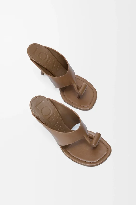 Parlak Pürüzsüz Dana Derisinden Toggle Sandalet Parlak Pürüzsüz Dana Derisinden Toggle Sandalet