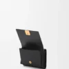 Pebble Desenli Dana Derisinden Anagram Üç Katlı Cüzdan Pebble Desenli Dana Derisinden Anagram Üç Katlı Cüzdan
