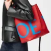 Pürüzsüz Dana Derisinden Büyük Bilbao Kova Çanta, Büyük Boy Logo Pürüzsüz Dana Derisinden Büyük Bilbao Kova Çanta, Büyük Boy Logo