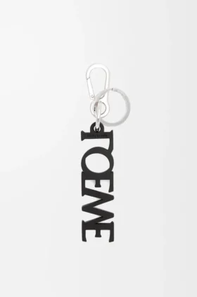 Pürüzsüz dana derisinden loewe İmza Charm