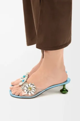 PVC’den Toy Kristal Çiçekli Sandaletler PVC’den Toy Kristal Çiçekli Sandaletler