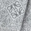 Yün ve Kaşmirden Anagram Desenli Eşarp Yün ve Kaşmirden Anagram Desenli Eşarp