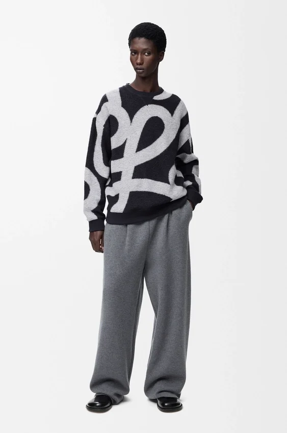 Yün ve Pamuktan Üretilmiş Sweatshirt Yün ve Pamuktan Üretilmiş Sweatshirt