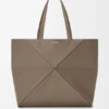 Yumuşak Damarlı Dana Derisinden Büyük Yatay Puzzle Fold Tote Çantası Yumuşak Damarlı Dana Derisinden Büyük Yatay Puzzle Fold Tote Çantası