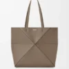 Yumuşak Damarlı Dana Derisinden Orta Boy Yatay Puzzle Fold Tote Çantası Yumuşak Damarlı Dana Derisinden Orta Boy Yatay Puzzle Fold Tote Çantası