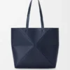Yumuşak Damarlı Dana Derisinden Orta Boy Yatay Puzzle Fold Tote Çantası Yumuşak Damarlı Dana Derisinden Orta Boy Yatay Puzzle Fold Tote Çantası