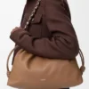 Yumuşak Nappa Kuzu Derisinden Büyük Flamenco Purse Yumuşak Nappa Kuzu Derisinden Büyük Flamenco Purse
